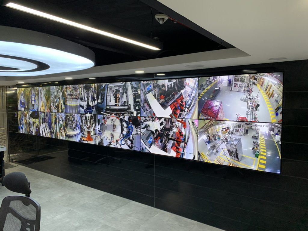 Videowall del control room de Swissoil con las cámaras de la planta
